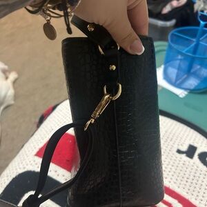 Elegant Black Crocodile-Embossed Women's Bag